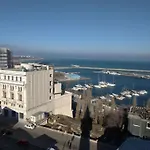 Апартаменты 3 Rooms, Nearby Casino, Cliff, Port, Aquarium, Beach, Ovidius Square *