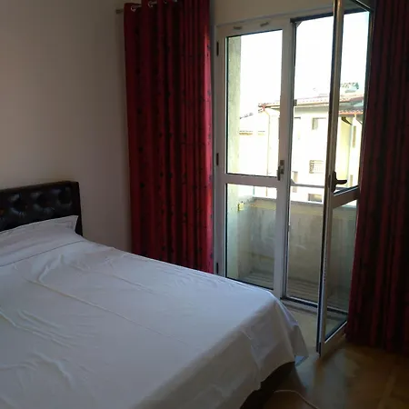 3 Rooms, Nearby Casino, Cliff, Port, Aquarium, Beach, Ovidius Square Lejlighed Constanţa