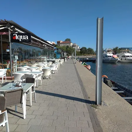 3 Rooms, Nearby Casino, Cliff, Port, Aquarium, Beach, Ovidius Square Constanţa