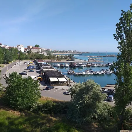 3 Rooms, Nearby Casino, Cliff, Port, Aquarium, Beach, Ovidius Square Апартаменты Констанца